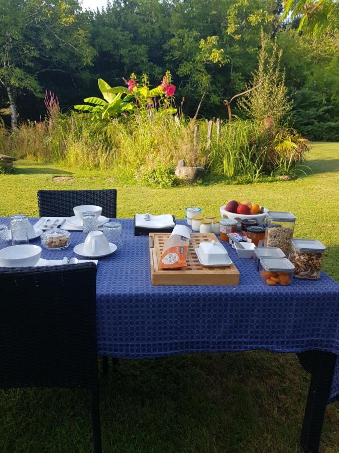 Bed and Breakfast Domaine De Baise Feugarolles Exterior foto